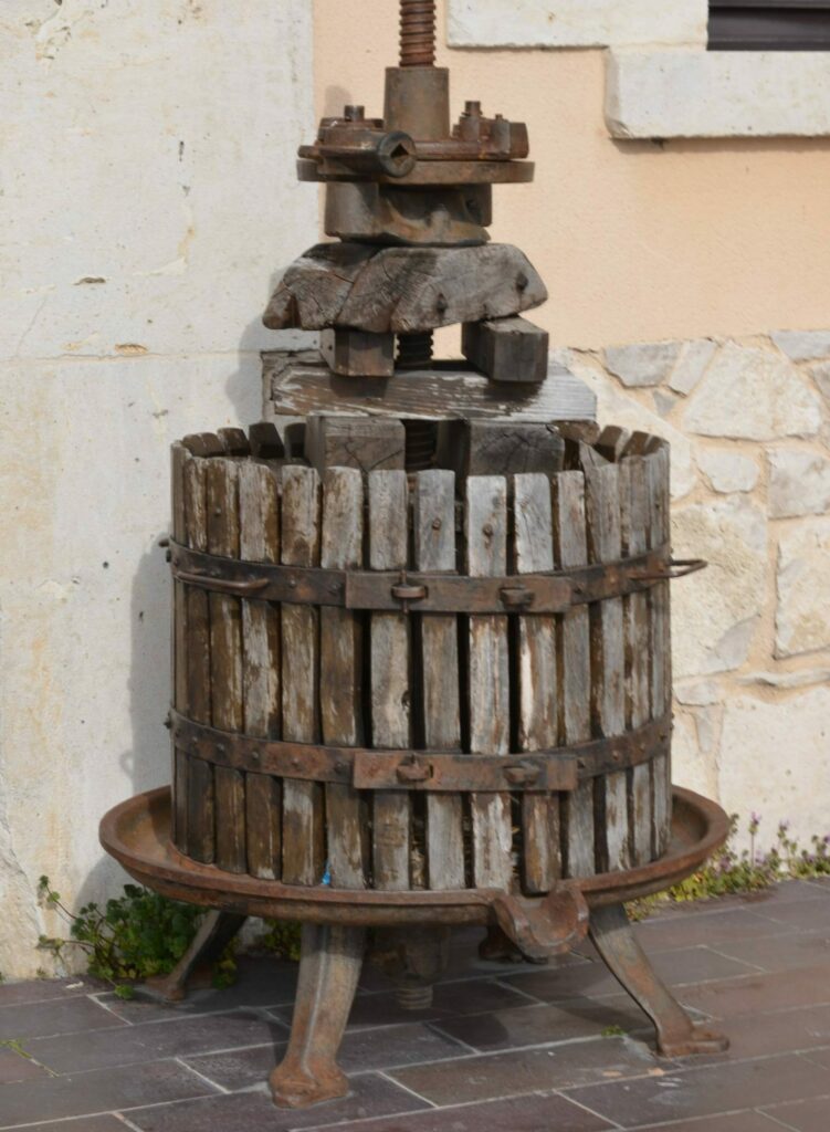Prensa de uva para obtener el mosto de la zona de la rivera castellana.